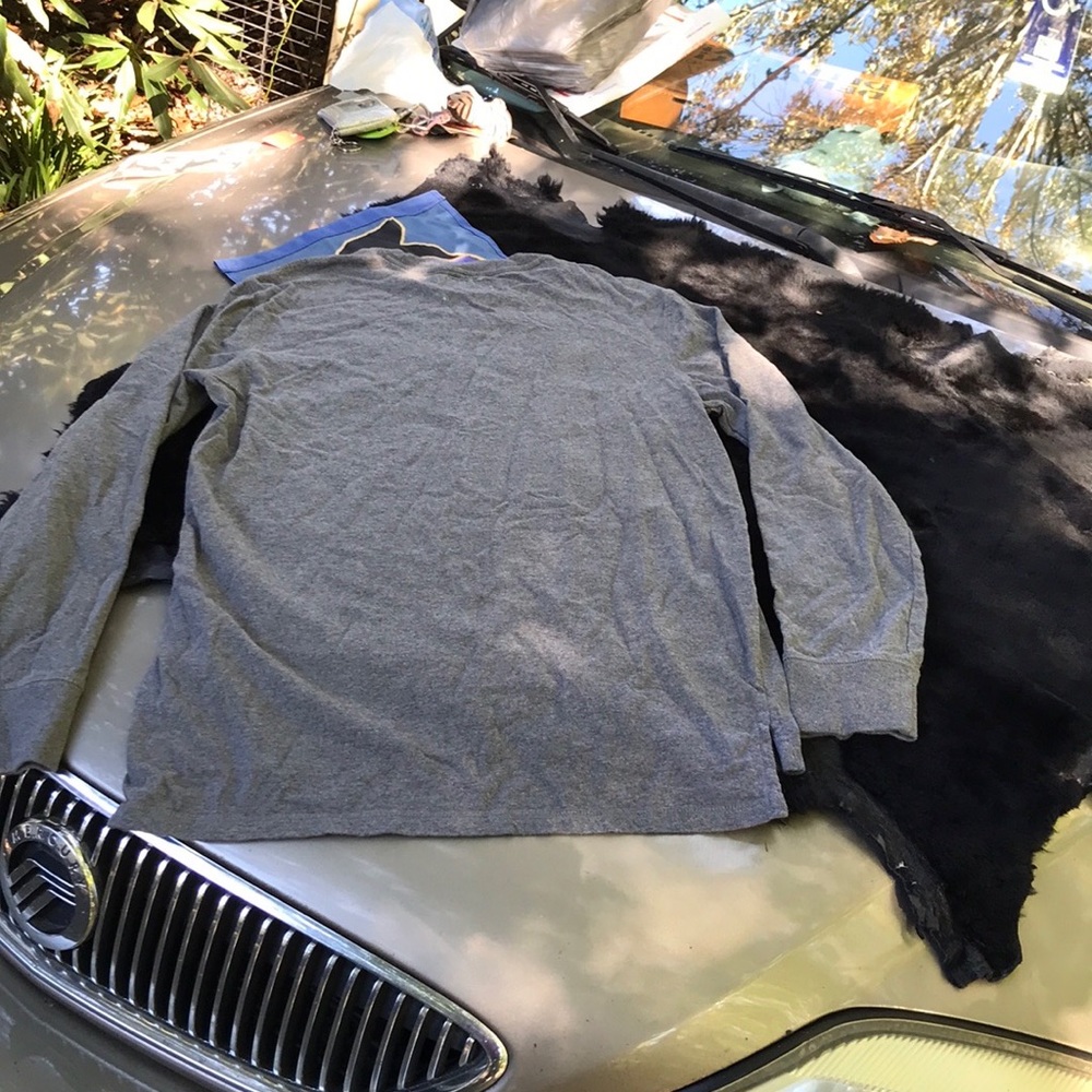 Goodfellow & Co Gray Long Sleeves Standard Pocket Tee M Low High Hem
